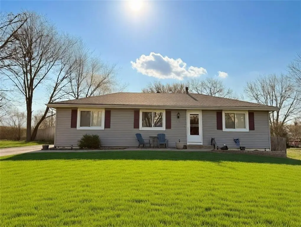 412 S Jefferson Street, Spring Hill, KS 66083 - #1