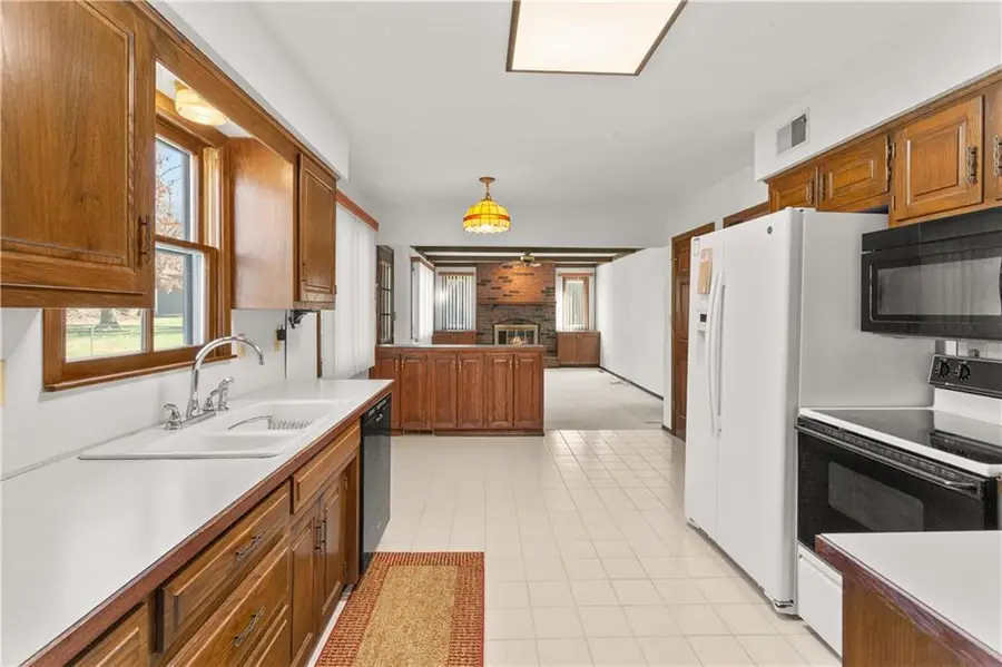 11412 E 58th Street, Raytown, MO 64133 - #3