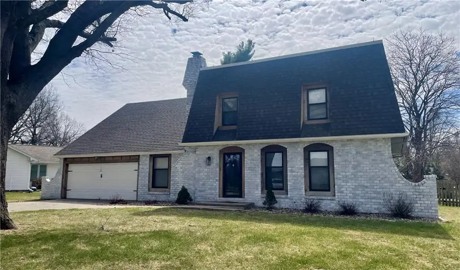 154 N Sunset Drive, Maryville, MO 64468 - #3