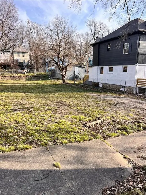 3240 Roberts Street, Kansas City, MO 64124 - #2