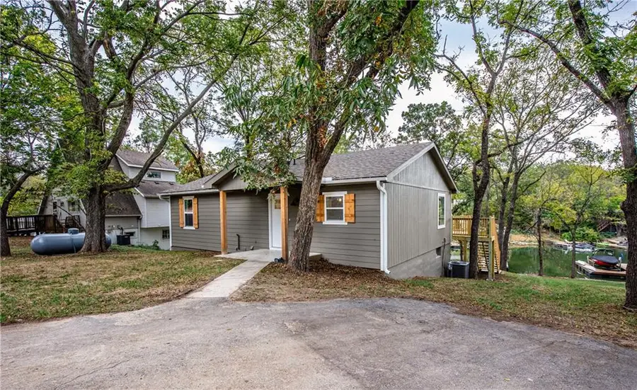 337 W Sugar Lake Drive, Mound City, KS 66056 - #2