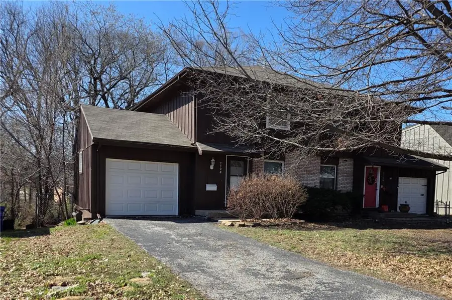 7728 Kessler Lane, Overland Park, KS 66204 - #3