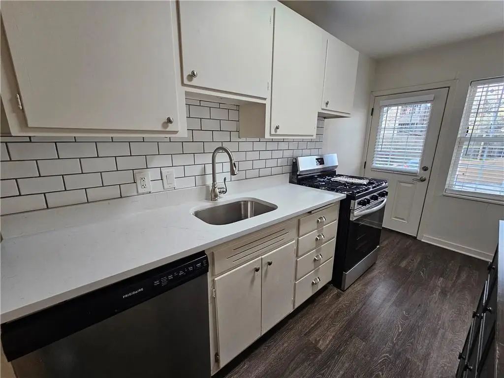 1207 W 45th Street #2W, Kansas City, MO 64111 - #1