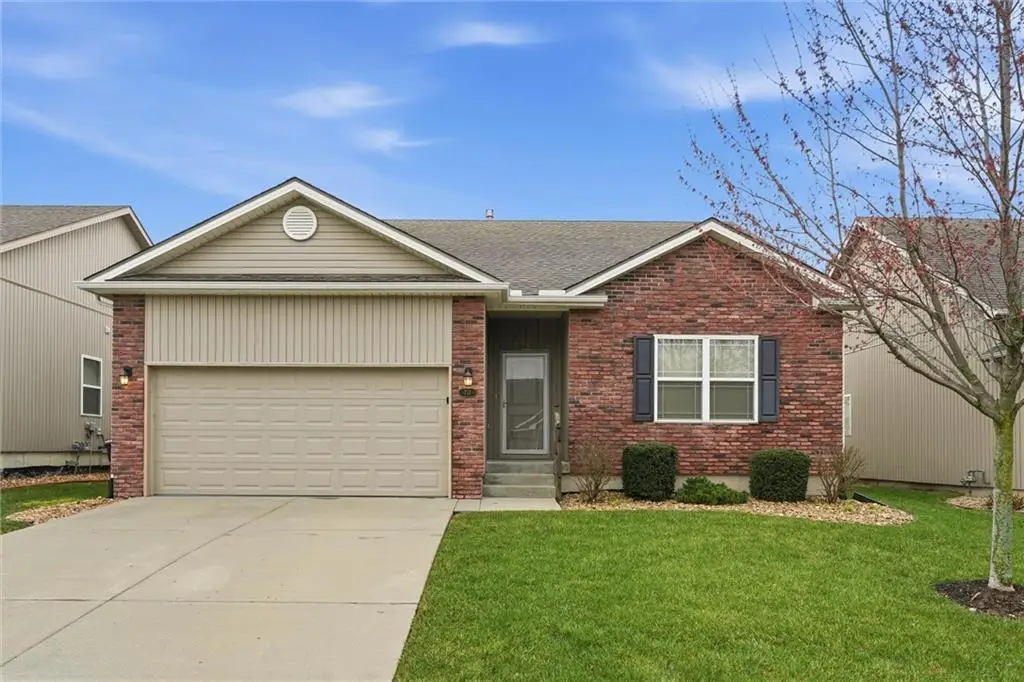 717 NW 109th Terrace, Kansas City, MO 64155 - #1