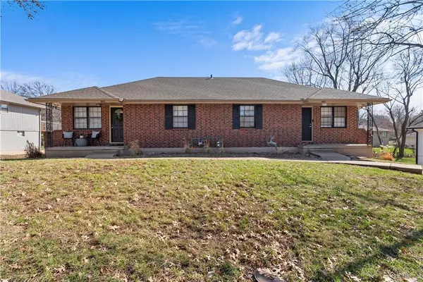 3831 Grant Street, Lee's Summit, MO 64064