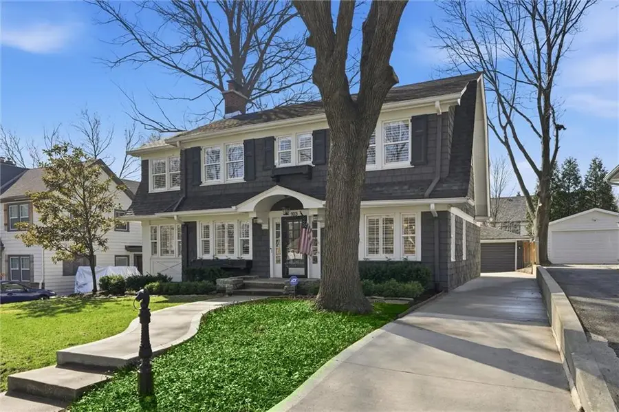 103 W 67th Terrace, Kansas City, MO 64113 - #2