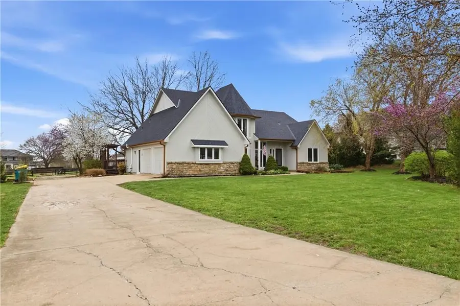 10585 W 157th Terrace, Overland Park, KS 66221 - #3