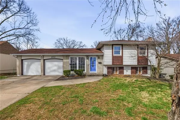 6712 N Walrond Avenue, Gladstone, MO 64119