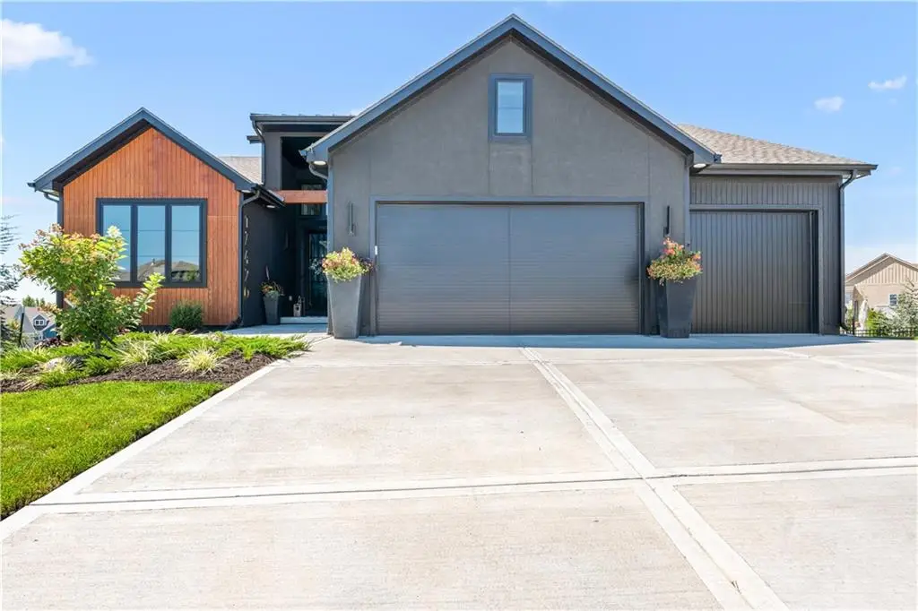 17420 Crystal Street, Overland Park, KS 66221 - #1