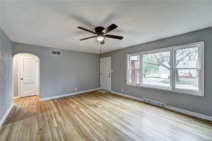 3427 N Bales Avenue, Kansas City, MO 64117 - #3