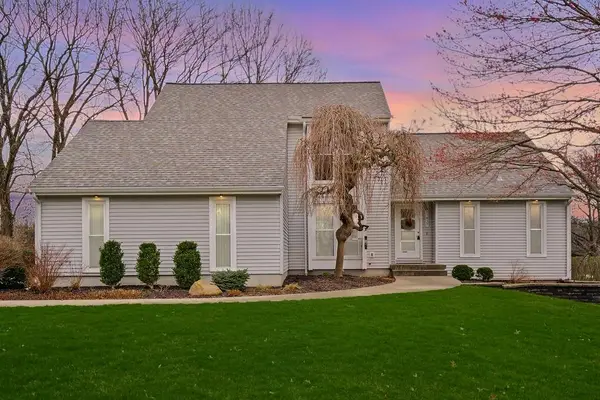 11827 Rosehill Road, Overland Park, KS 66210