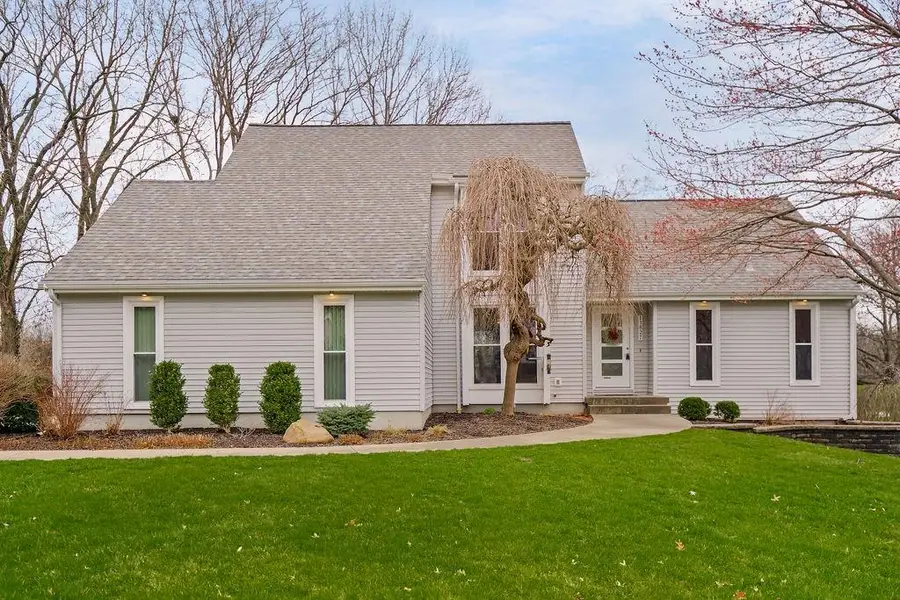 11827 Rosehill Road, Overland Park, KS 66210 - #2