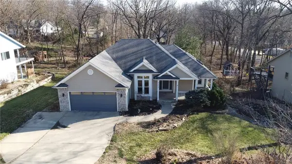 9305 NW 80th Street, Weatherby Lake, MO 64152