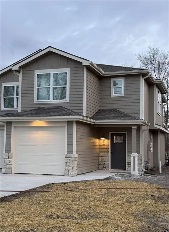 604 North Street, Lawrence, KS 66044 - #1