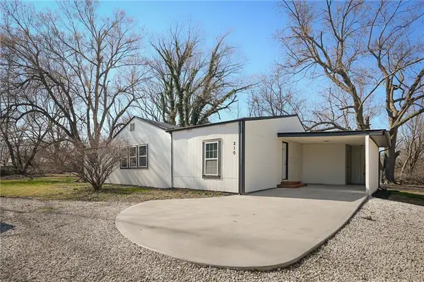 210 W Grand Street, Gardner, KS 66030