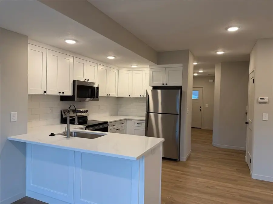 606 North Street, Lawrence, KS 66044 - #3