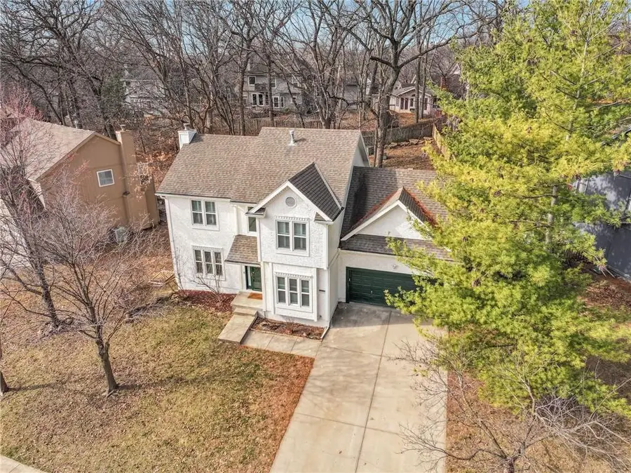 6134 N Amoret Avenue, Kansas City, MO 64151 - #3