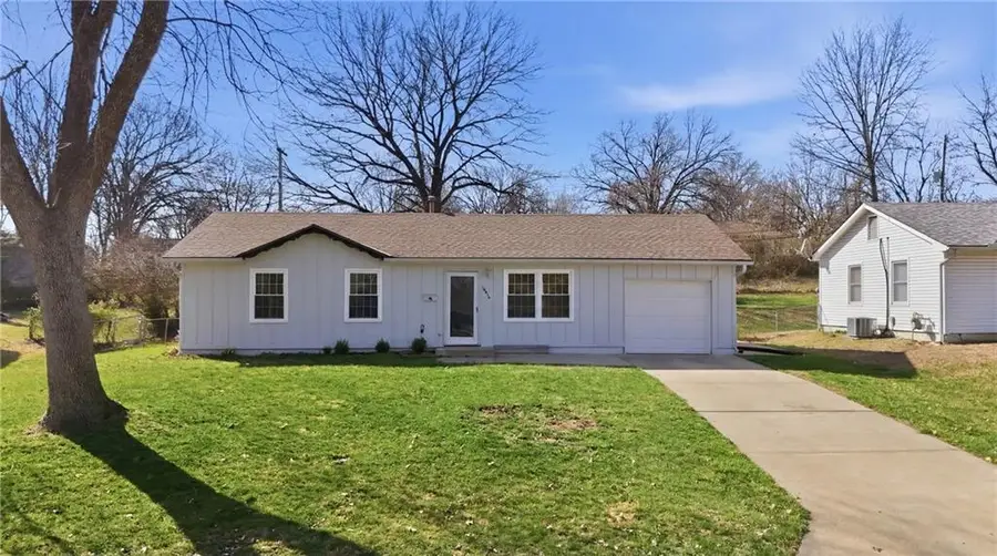 13616 Winchester Avenue, Grandview, MO 64030 - #2