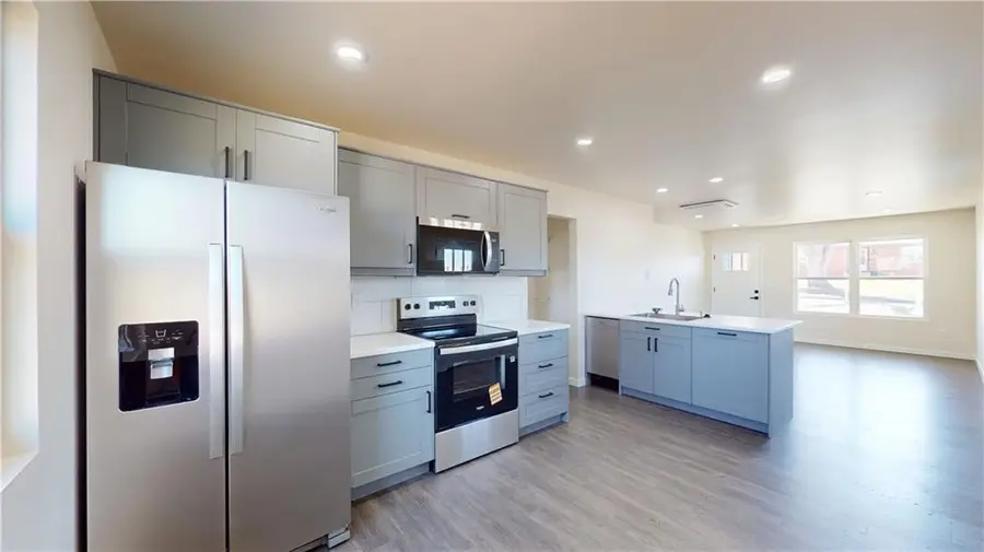 426 N Elizabeth Street, Nevada, MO 64772 - #3