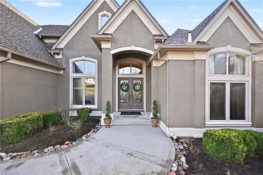 6133 N Cypress Court, Kansas City, MO 64119 - #3