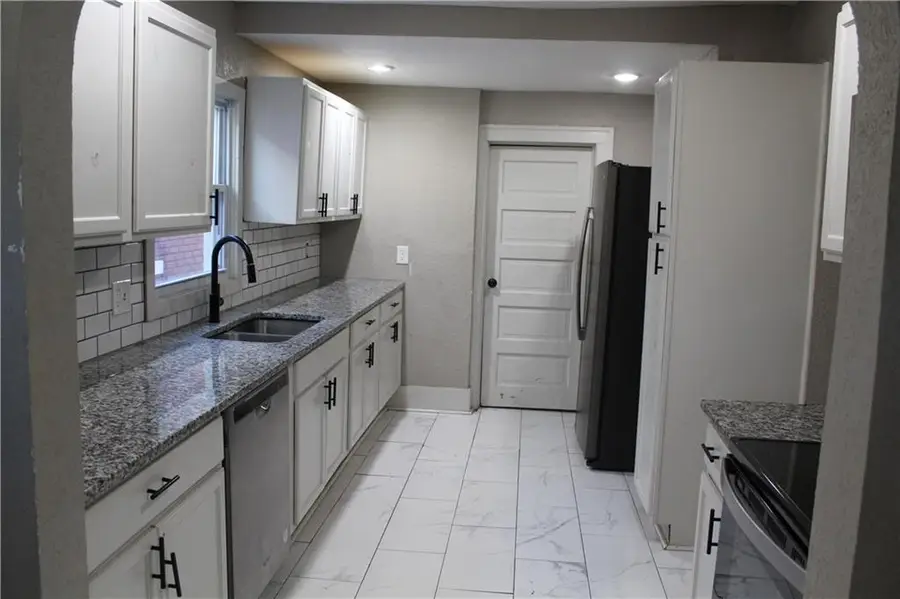 3428 S Benton Avenue, Kansas City, MO 64128 - #2