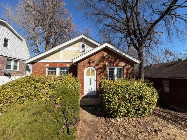 7523 Canton Avenue, Saint Louis, MO 63130 - #1