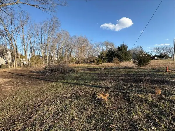 2 Applewood Lane, Linn Valley, KS 66040