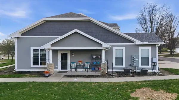 11761 S Roundtree Street, Olathe, KS 66061