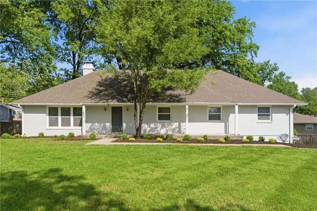 1001 Tam Oshanter Drive, Kansas City, MO 64145 - #1