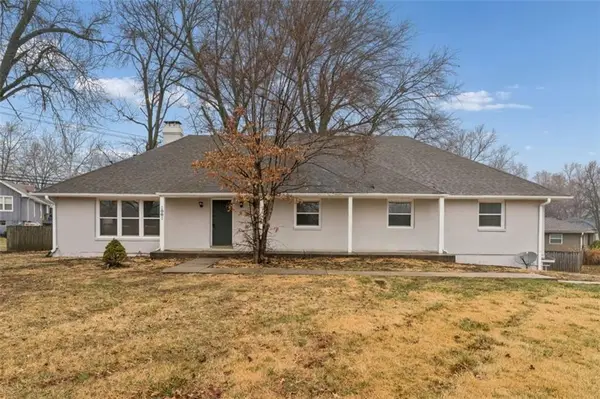 1001 Tam Oshanter Drive, Kansas City, MO 64145