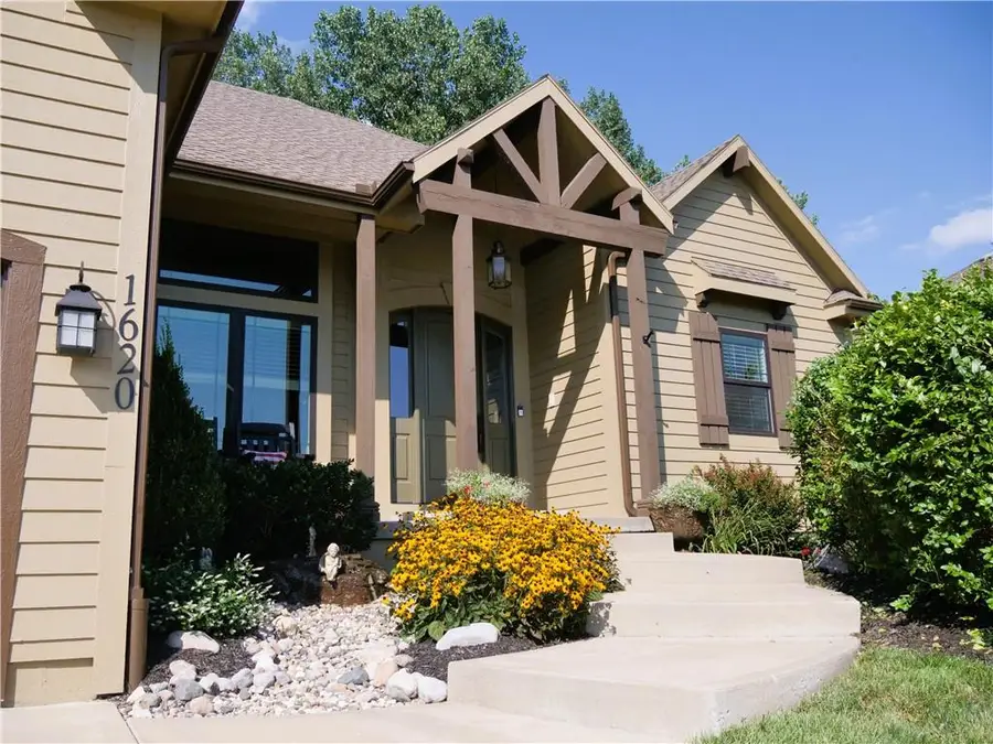 1620 Napa Valley Drive, Lees Summit, MO 64082 - #2