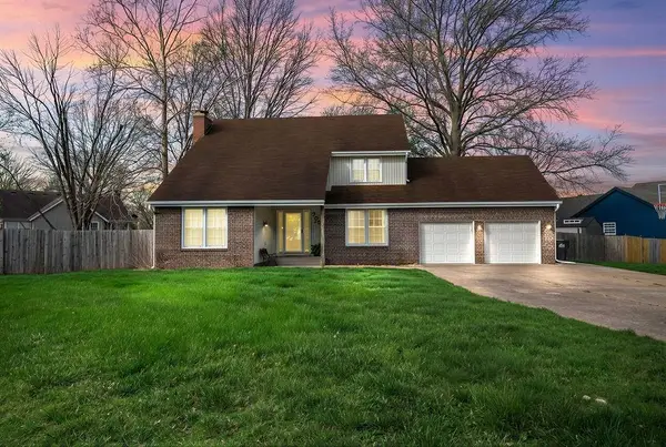 709 NW 41st Street, Blue Springs, MO 64015