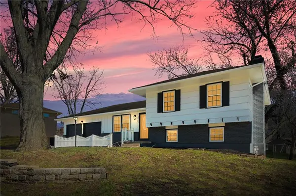 4907 Crescent Avenue, Kansas City, MO 64133