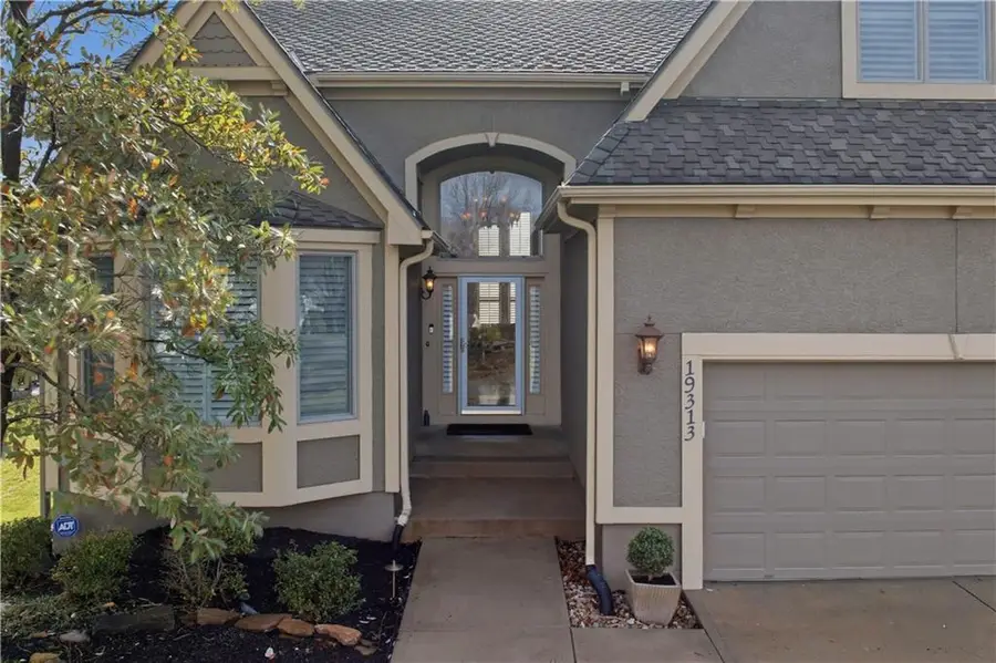 19313 W 98th Street, Lenexa, KS 66220 - #2