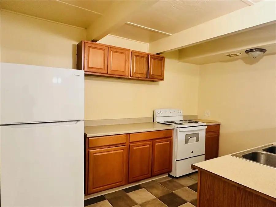 917 N 70th Street, Kansas City, KS 66112 - #3