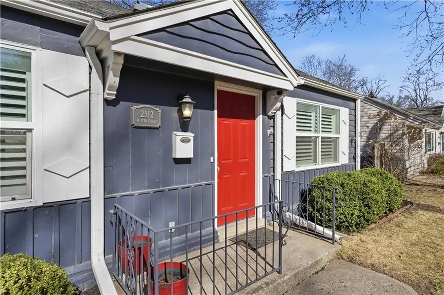 2512 W 77th Street, Prairie Village, KS 66208 - #2