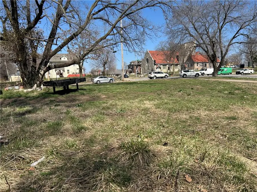 900 Benton Boulevard, Kansas City, MO 64127 - #2