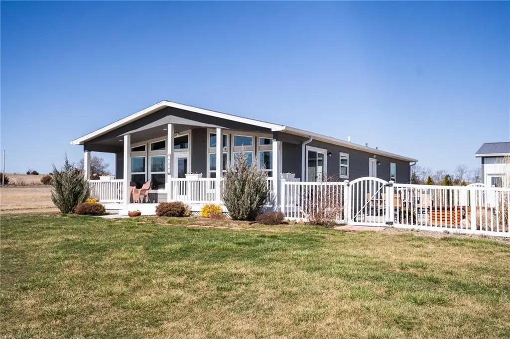 1558 N 450th Road, Baldwin City, KS 66006 - #1
