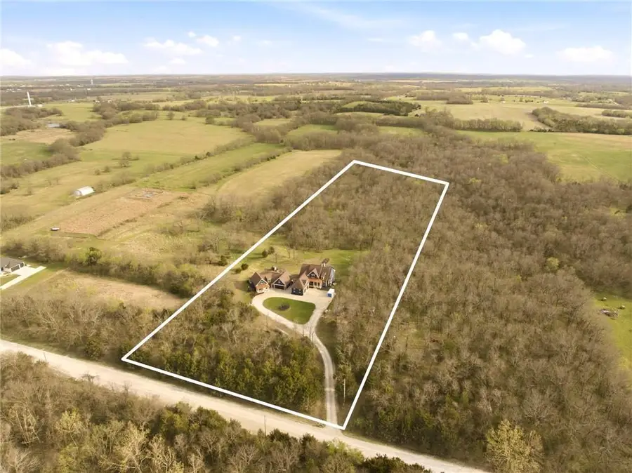 5763 W 335 Street, Louisburg, KS 66053 - #3