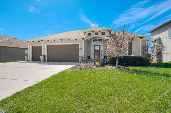 2729 W Elm Street, Olathe, KS 66061