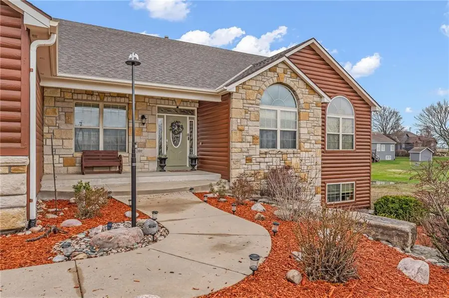 104 W 18th Street, Eudora, KS 66025 - #3