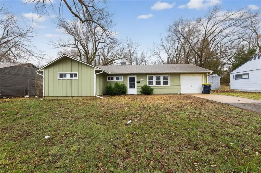 8615 E 114th Street, Kansas City, MO 64134 - #1