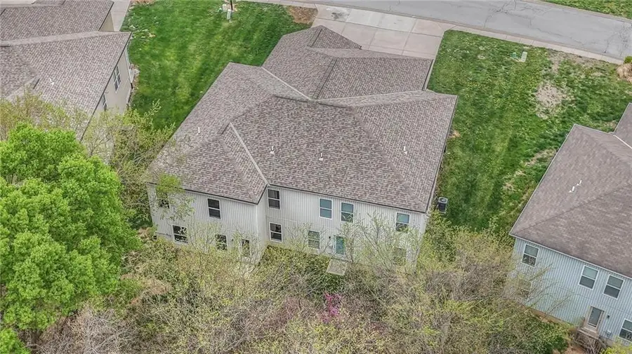 3301 N 103rd Terrace, Kansas City, KS 66109 - #2