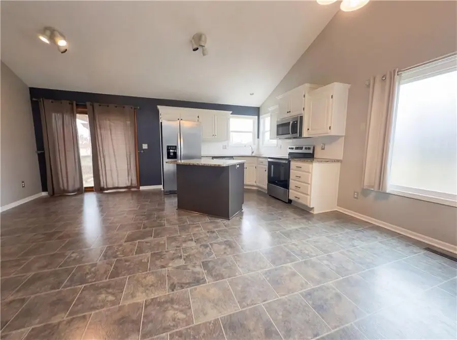 16072 W 156th Terrace, Olathe, KS 66062 - #2