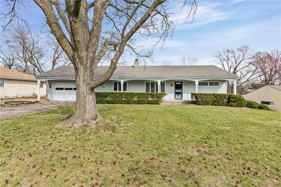 3933 NE Indianola Drive, Kansas City, MO 64116 - #3