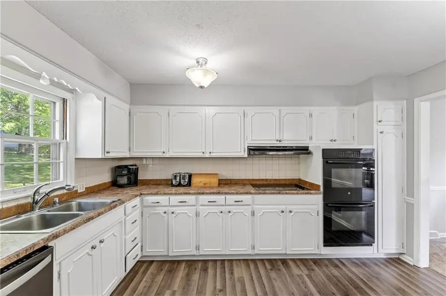 6305 N Bales Avenue, Gladstone, MO 64119 - #3