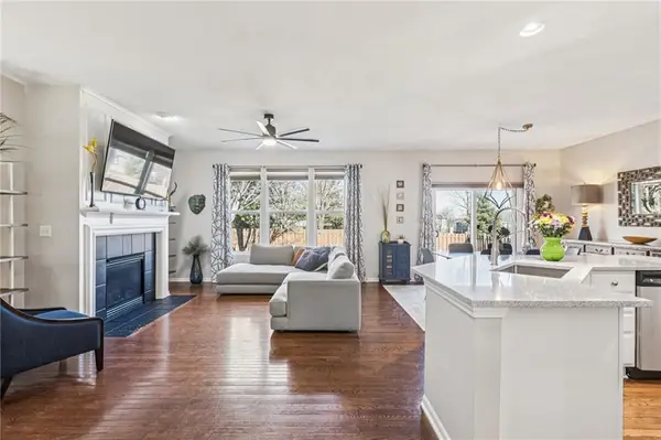 1022 SW Cheshire Drive, Lee's Summit, MO 64083