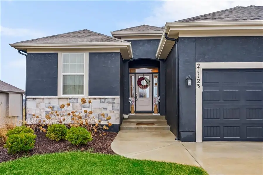 21123 W 186th Terrace, Spring Hill, KS 66083 - #2