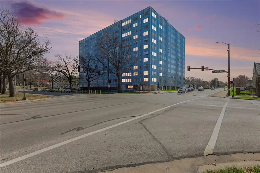 333 W Meyer Boulevard #514, Kansas City, MO 64113 - #2