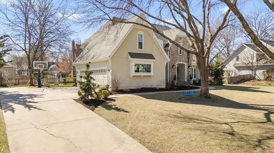 3405 W 129th Street, Leawood, KS 66209 - #3